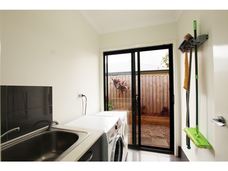 6 Rowley Close, Glass House Mountains QLD 4518