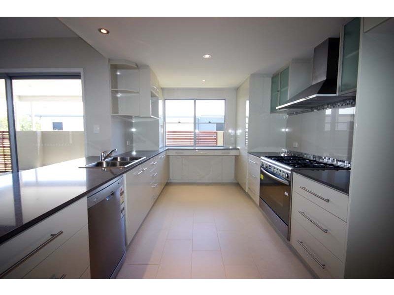 21 The Promenade, Pelican Waters QLD 4551