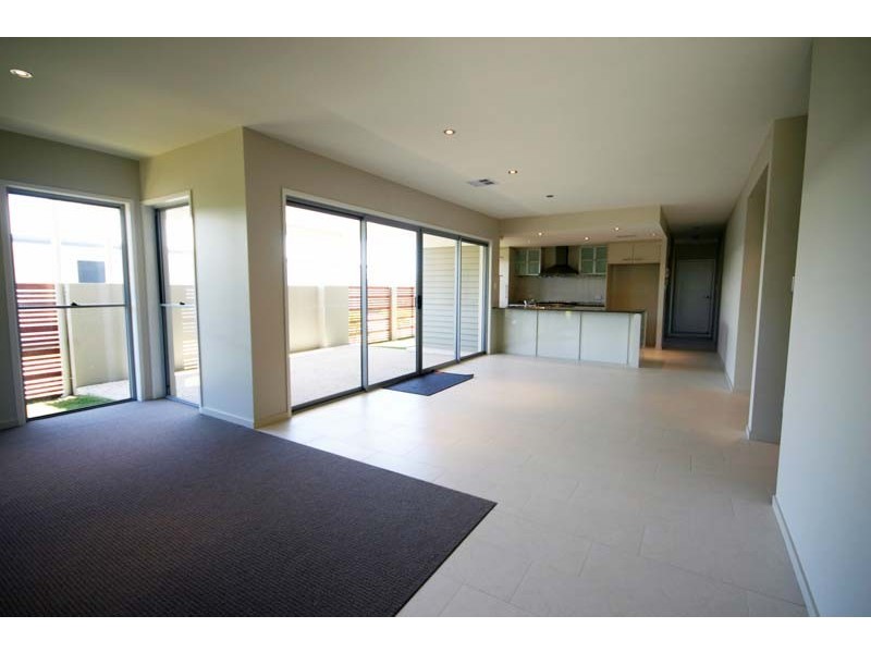 21 The Promenade, Pelican Waters QLD 4551