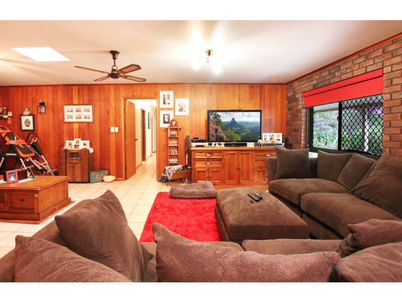 38 Johnston Road, Glass House Mountains QLD 4518