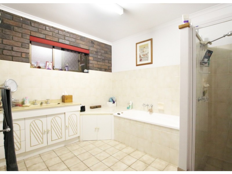 38 Johnston Road, Glass House Mountains QLD 4518