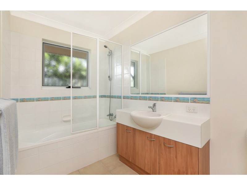 4/1 Harbourlights Way, Pelican Waters QLD 4551