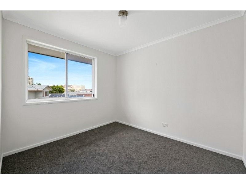 1/2 Orama Avenue, Caloundra QLD 4551