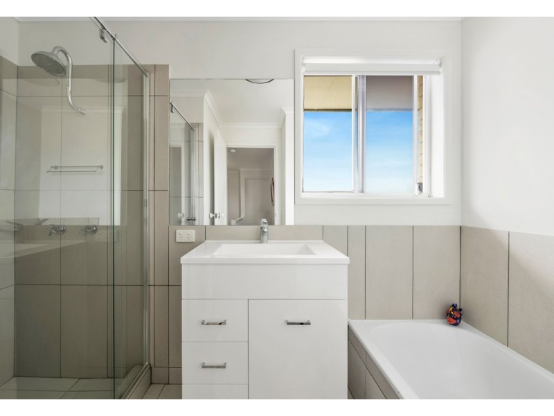 1/2 Orama Avenue, Caloundra QLD 4551