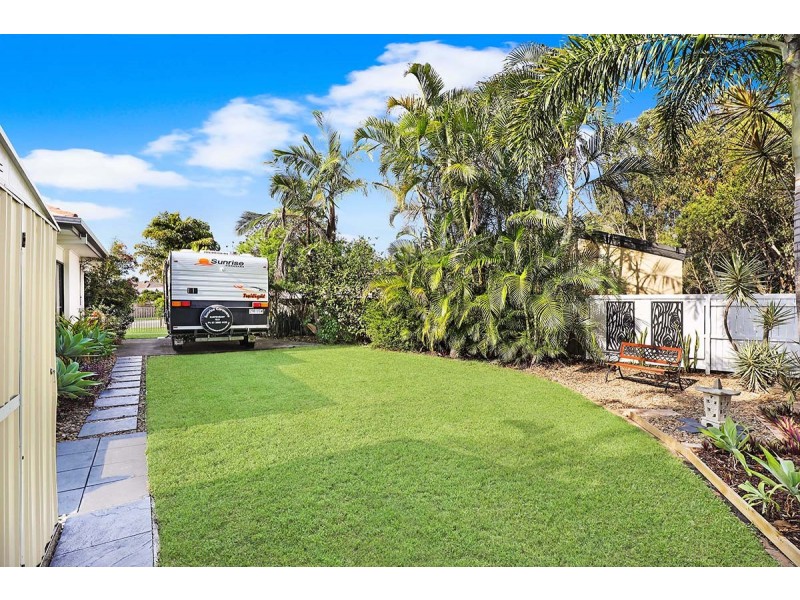 22 Bongaree Dr, Pelican Waters QLD 4551