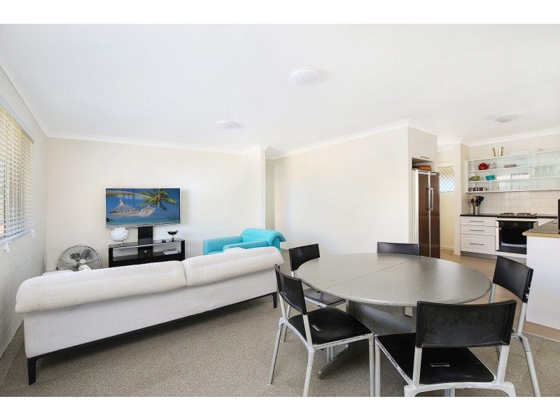 2/71 Taylor Avenue, Golden Beach QLD 4551