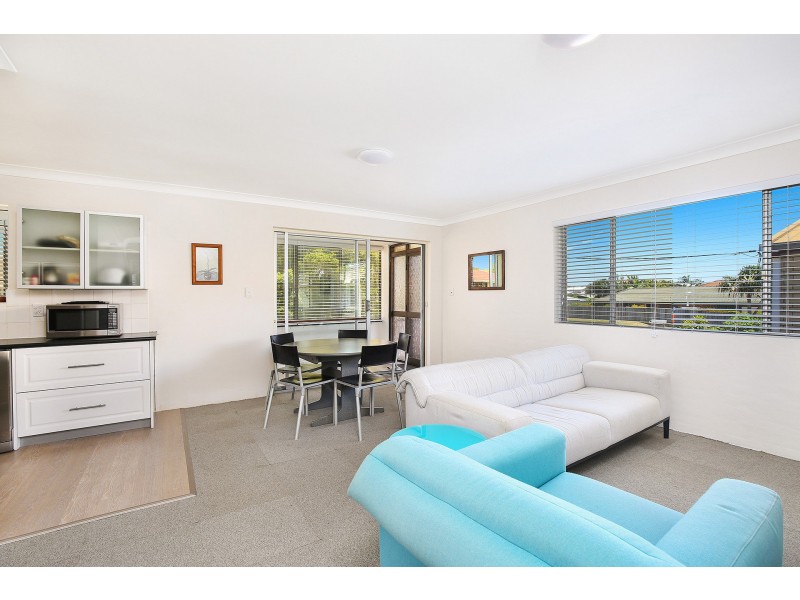 2/71 Taylor Avenue, Golden Beach QLD 4551