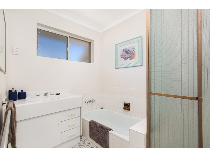2/71 Taylor Avenue, Golden Beach QLD 4551