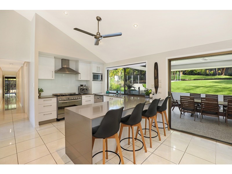 4 Lexington Drive, Little Mountain QLD 4551