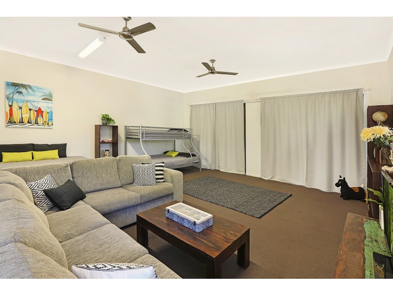 4 Lexington Drive, Little Mountain QLD 4551