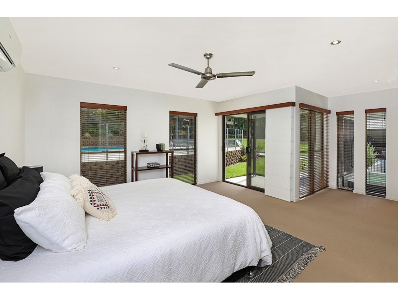 4 Lexington Drive, Little Mountain QLD 4551