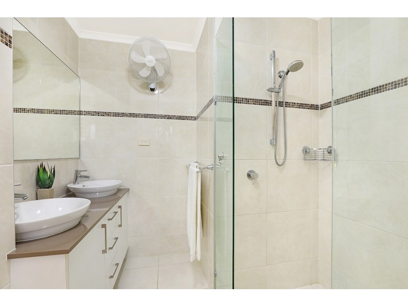 4 Lexington Drive, Little Mountain QLD 4551