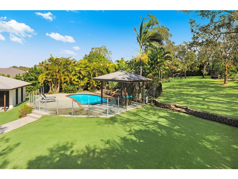 4 Lexington Drive, Little Mountain QLD 4551