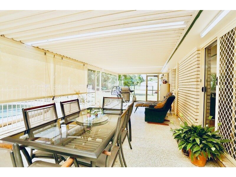 55 Parkview Rd, Glass House Mountains QLD 4518