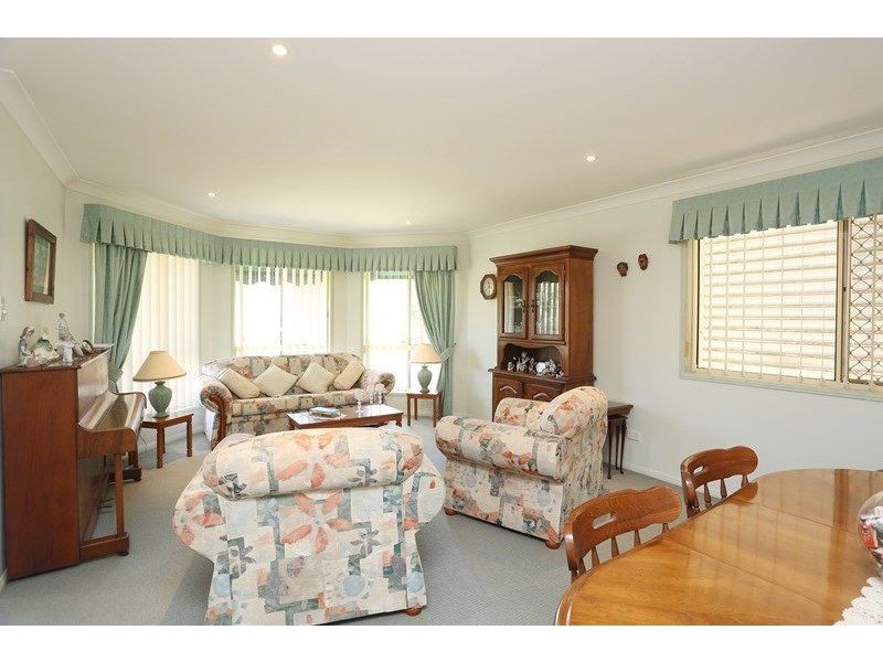 55 Parkview Rd, Glass House Mountains QLD 4518