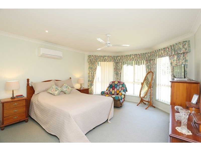 55 Parkview Rd, Glass House Mountains QLD 4518