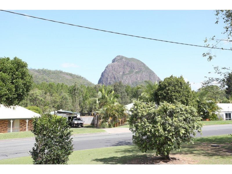 55 Parkview Rd, Glass House Mountains QLD 4518