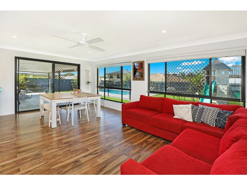 13 Primrose Pl, Little Mountain QLD 4551