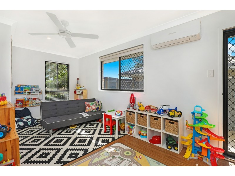 13 Primrose Pl, Little Mountain QLD 4551