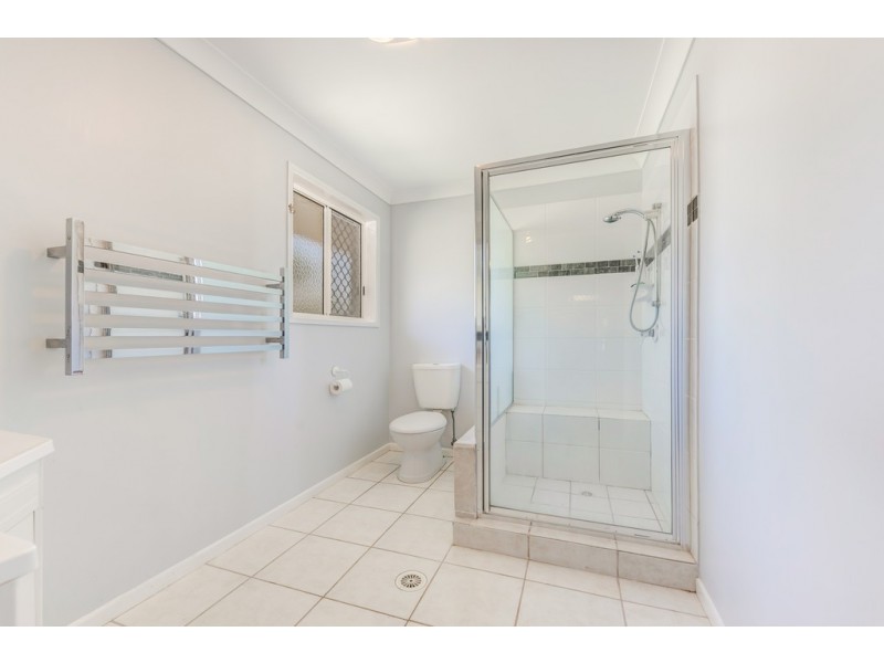 1 Oakwood Street, Little Mountain QLD 4551