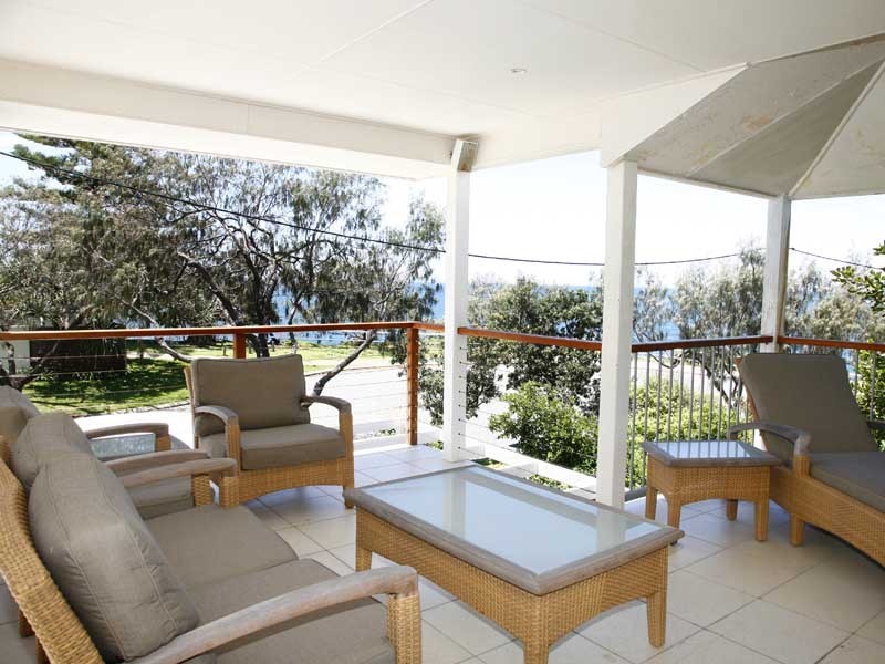4 Mcilwraith St Moffat Beach, Caloundra QLD 4551