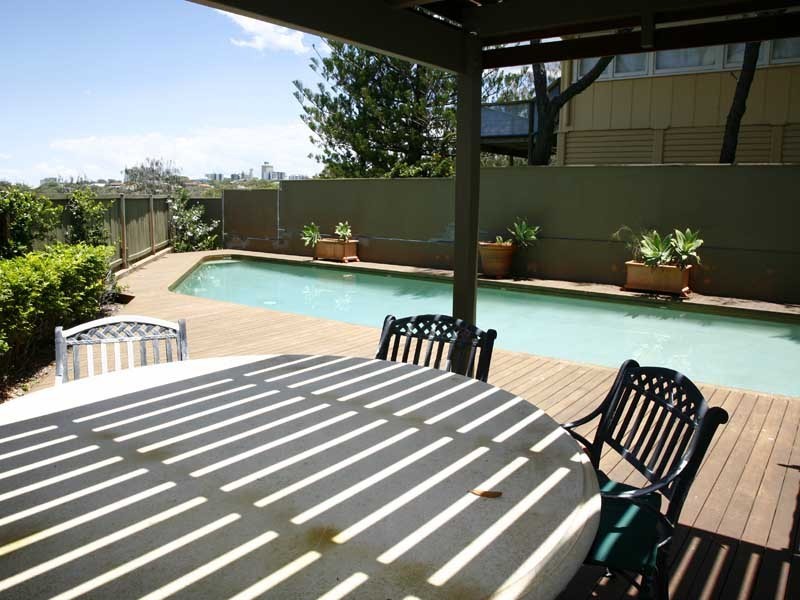 4 Mcilwraith St Moffat Beach, Caloundra QLD 4551