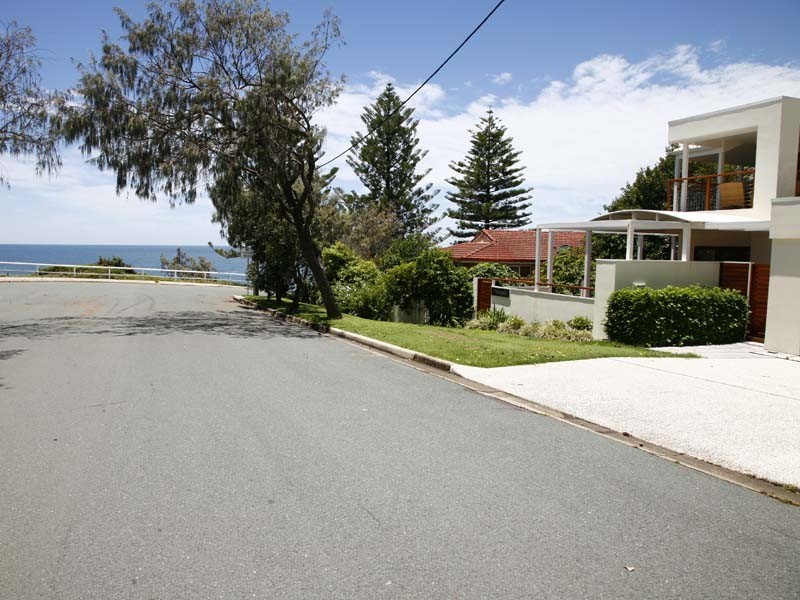 4 Mcilwraith St Moffat Beach, Caloundra QLD 4551