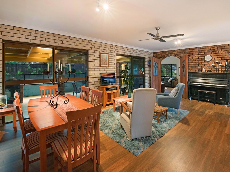 51 Casuarina Drive, Little Mountain QLD 4551
