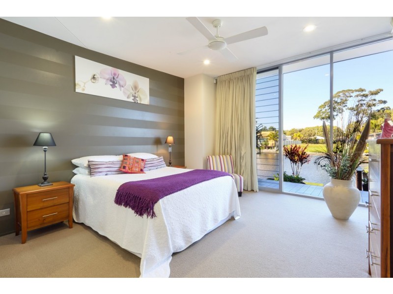 49 Whitehaven Way, Pelican Waters QLD 4551