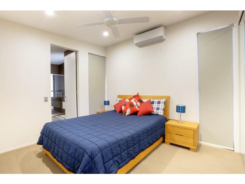 49 Whitehaven Way, Pelican Waters QLD 4551