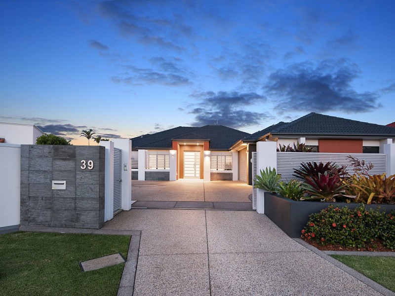 39 Edwardson Drive, Pelican Waters QLD 4551