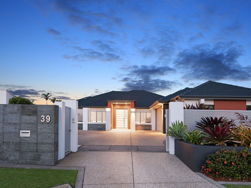 39 Edwardson Drive, Pelican Waters QLD 4551