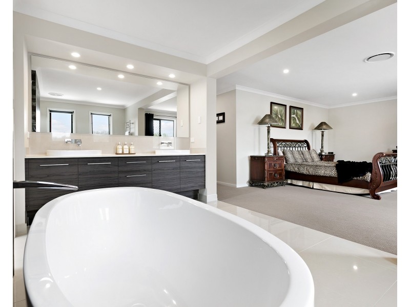 20 Mantis Crescent, Caloundra West QLD 4551