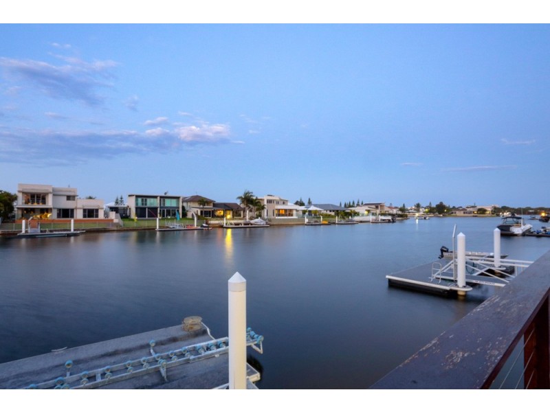 5 Artunga Place, Pelican Waters QLD 4551