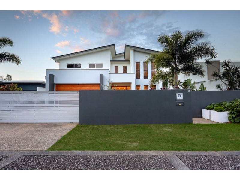 5 Artunga Place, Pelican Waters QLD 4551