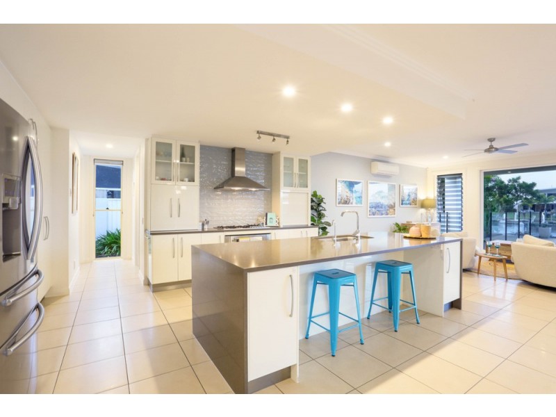 5 Artunga Place, Pelican Waters QLD 4551