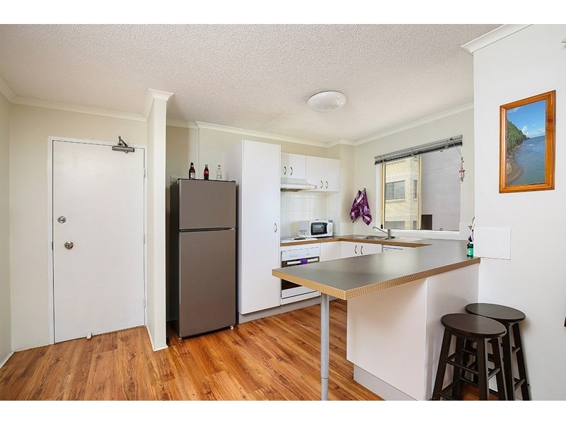 2/18 Queen Street, Kings Beach QLD 4551