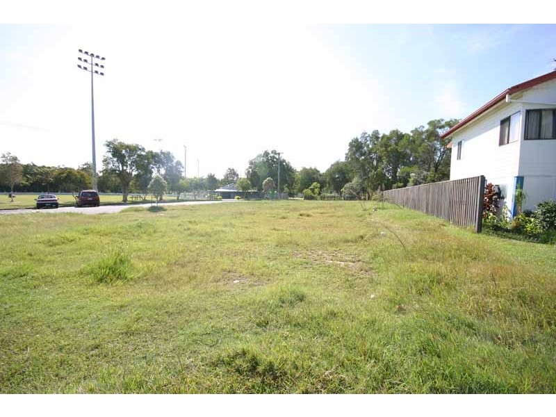 17 Nicholls ST, Caloundra QLD 4551