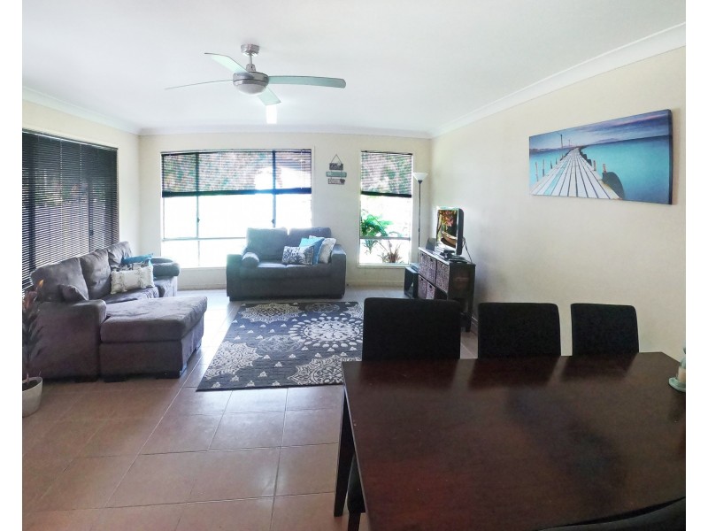 33 Howitt St, Caloundra West QLD 4551