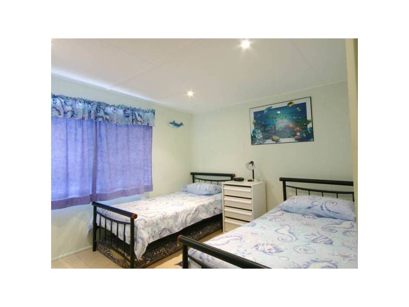 5 Taylor Avenue, Golden Beach QLD 4551