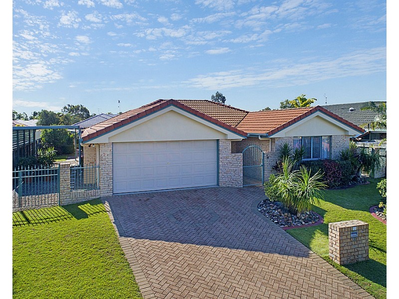 11 Gradorean St, Pelican Waters QLD 4551