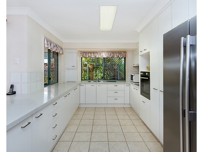 11 Gradorean St, Pelican Waters QLD 4551