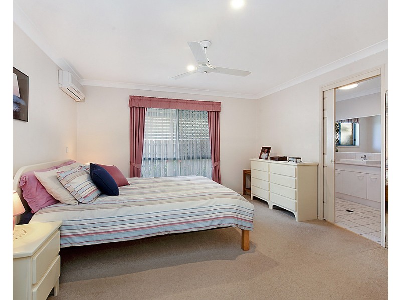 11 Gradorean St, Pelican Waters QLD 4551