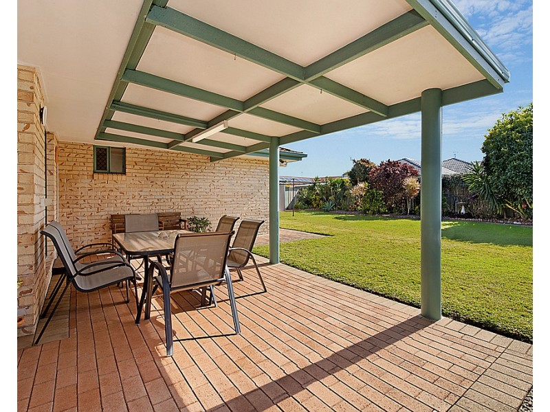 11 Gradorean St, Pelican Waters QLD 4551