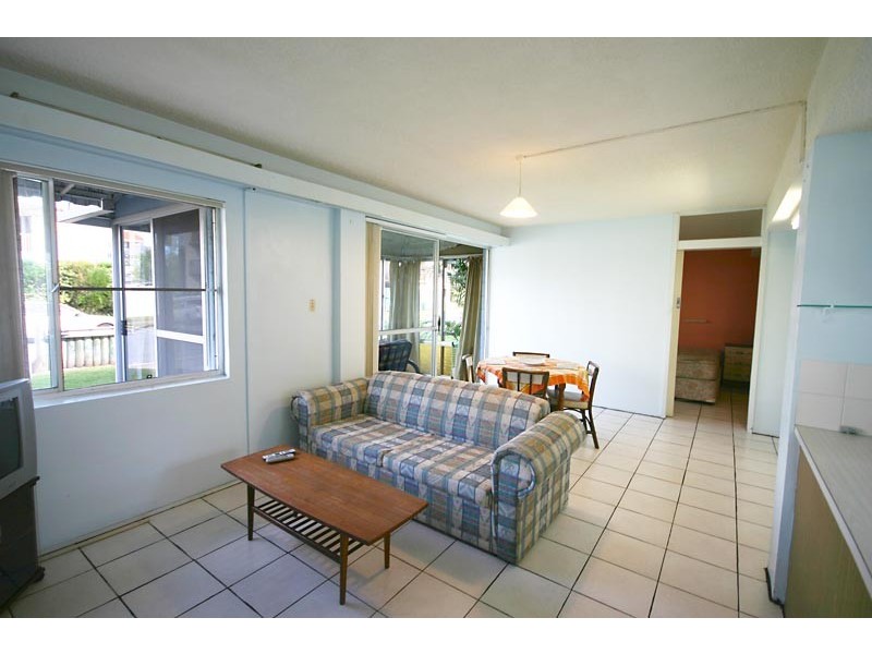 2/1 Leichhardt St, Golden Beach QLD 4551