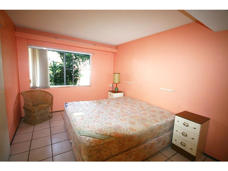 2/1 Leichhardt St, Golden Beach QLD 4551