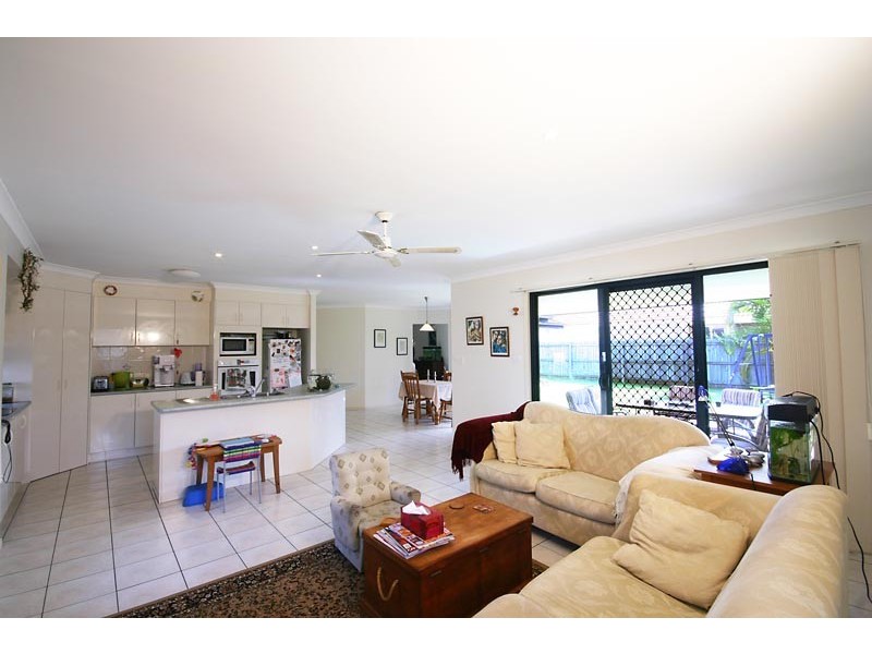 41 Kalowendha Ave, Pelican Waters QLD 4551