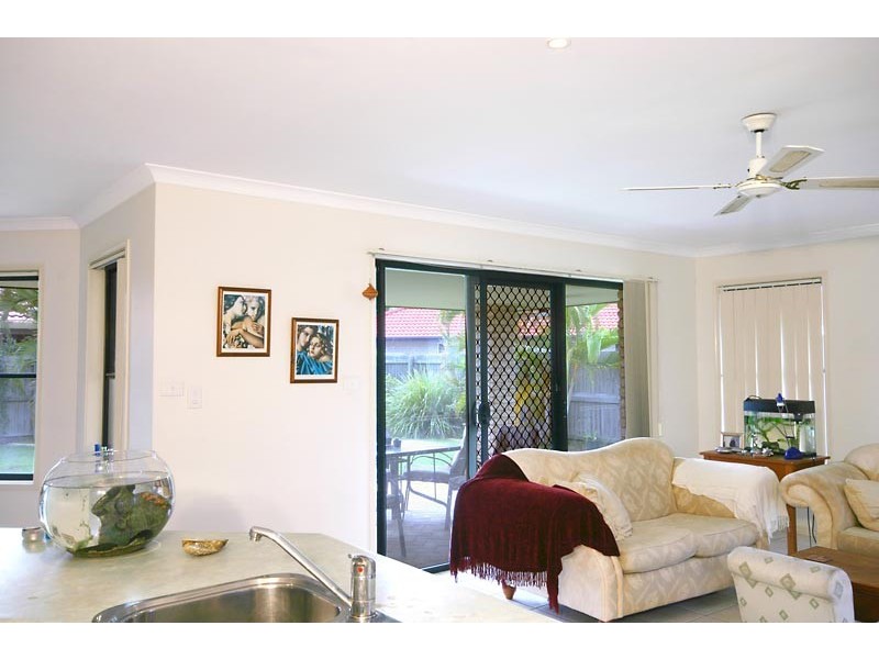 41 Kalowendha Ave, Pelican Waters QLD 4551