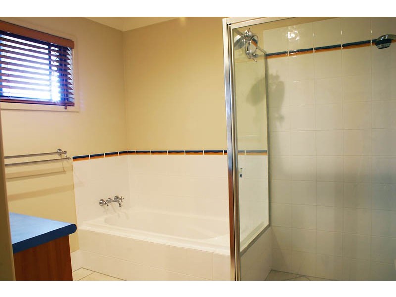 3 Ikara St, Battery Hill QLD 4551