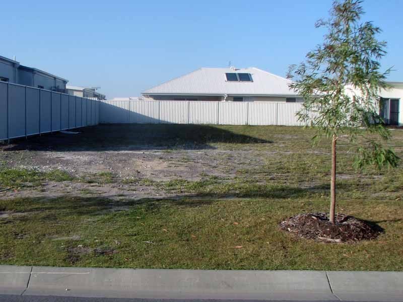 33 Deep Water Cct, Pelican Waters QLD 4551